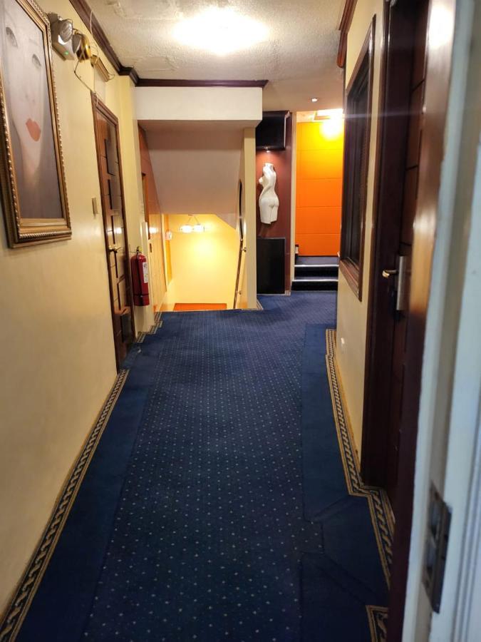 Fields Palace Hotel Анхелес Екстериор снимка