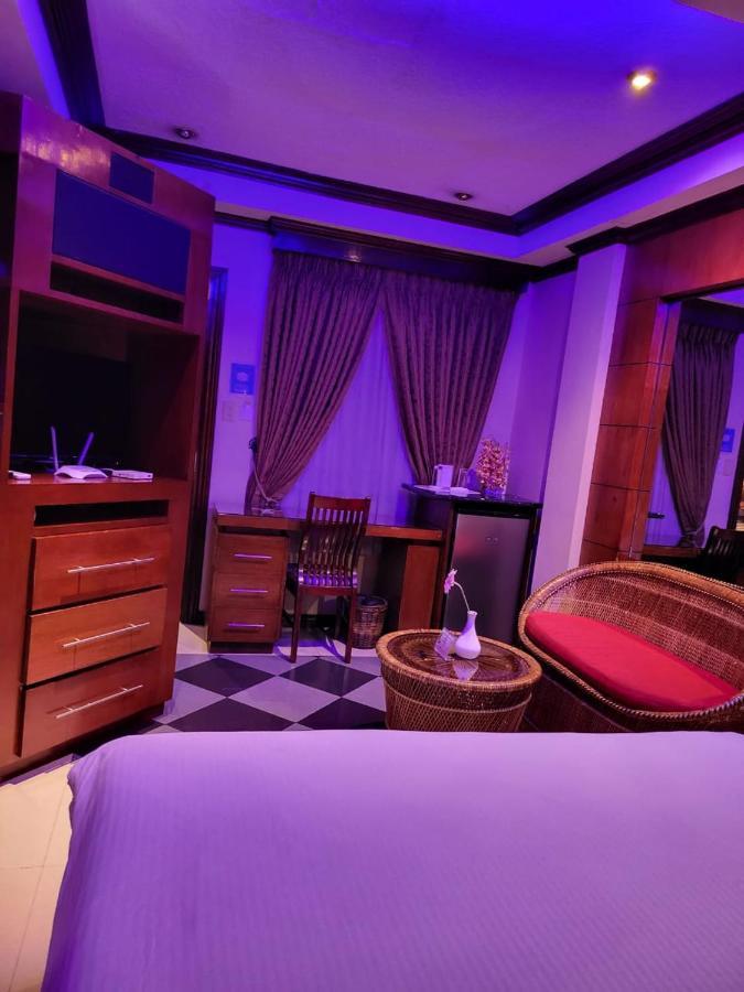 Fields Palace Hotel Анхелес Екстериор снимка