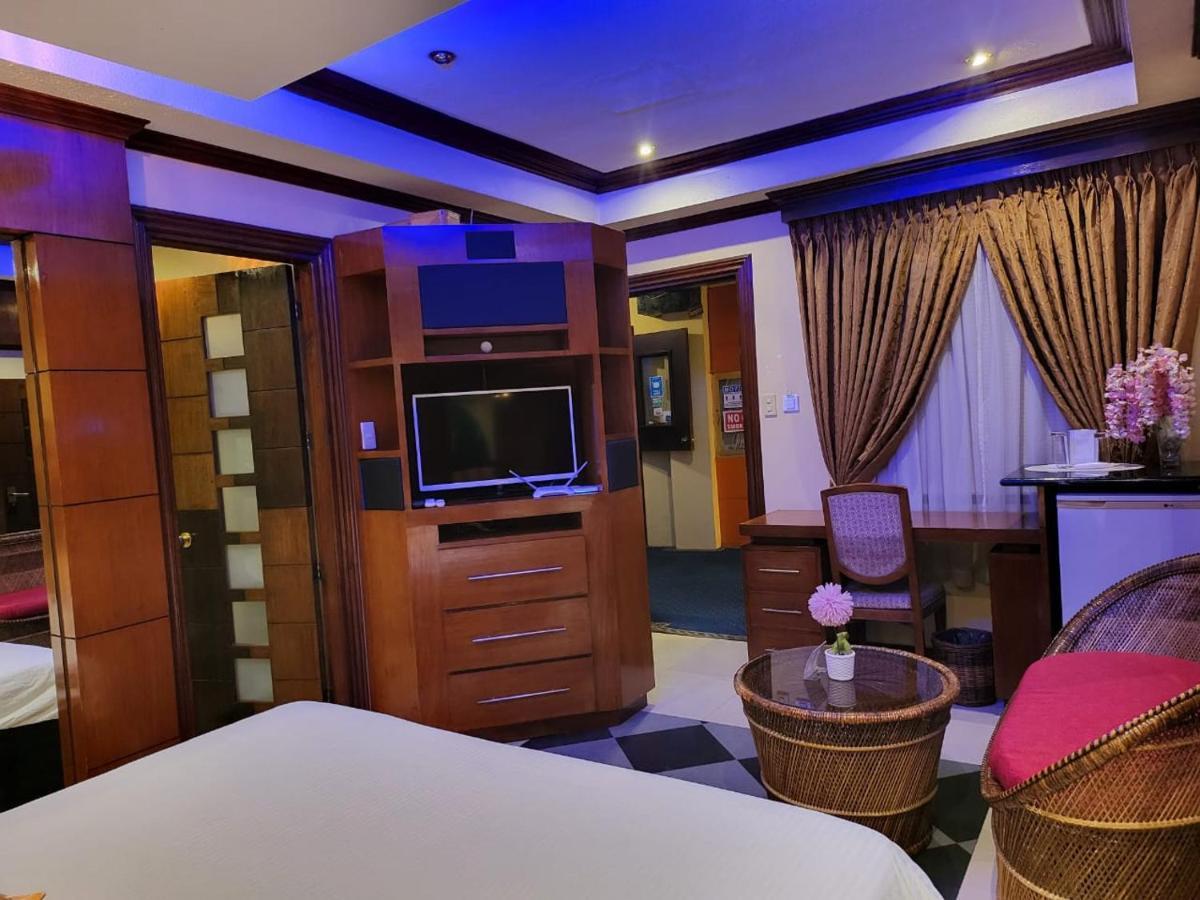 Fields Palace Hotel Анхелес Екстериор снимка