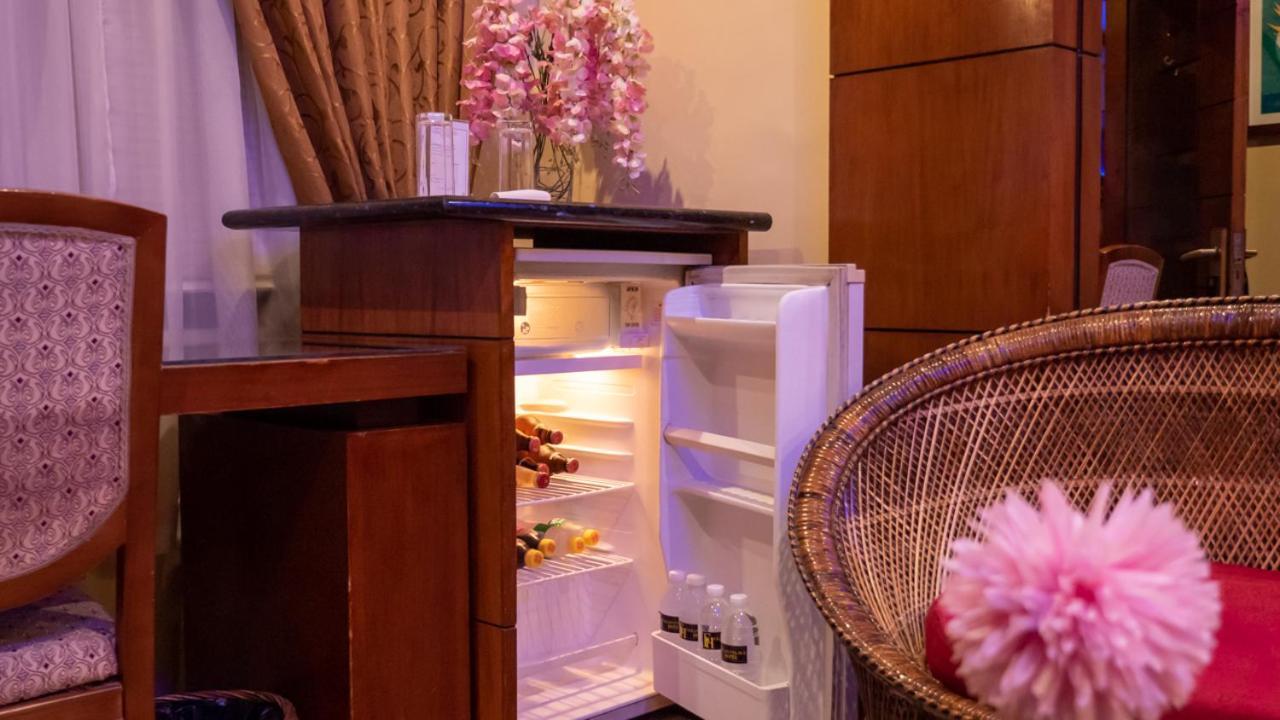 Fields Palace Hotel Анхелес Екстериор снимка