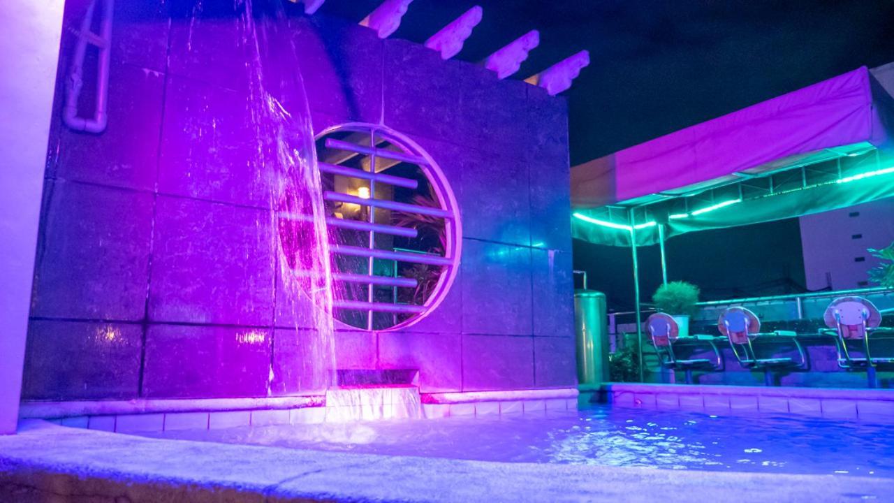 Fields Palace Hotel Анхелес Екстериор снимка