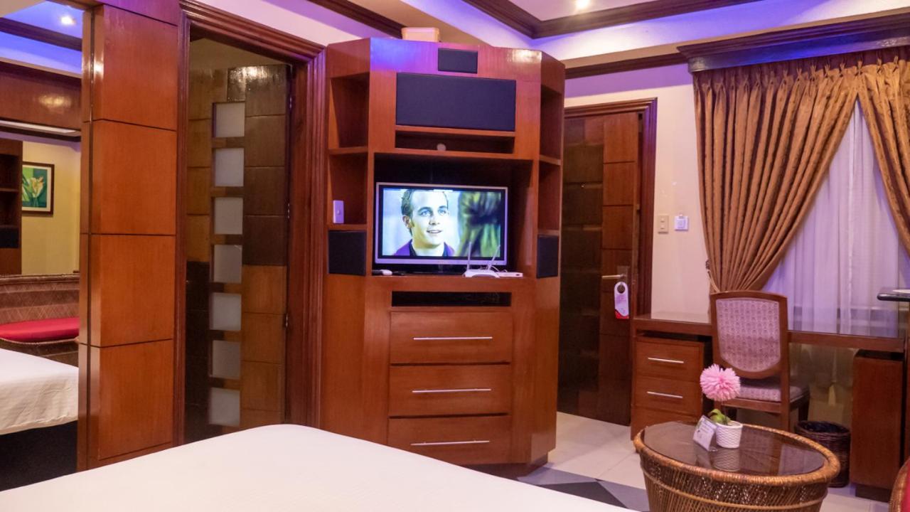 Fields Palace Hotel Анхелес Екстериор снимка