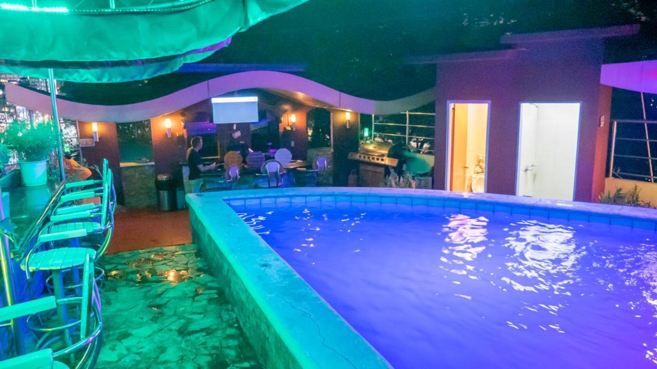 Fields Palace Hotel Анхелес Екстериор снимка