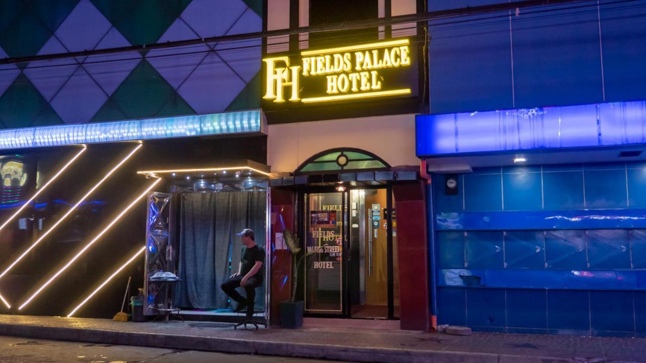 Fields Palace Hotel Анхелес Екстериор снимка